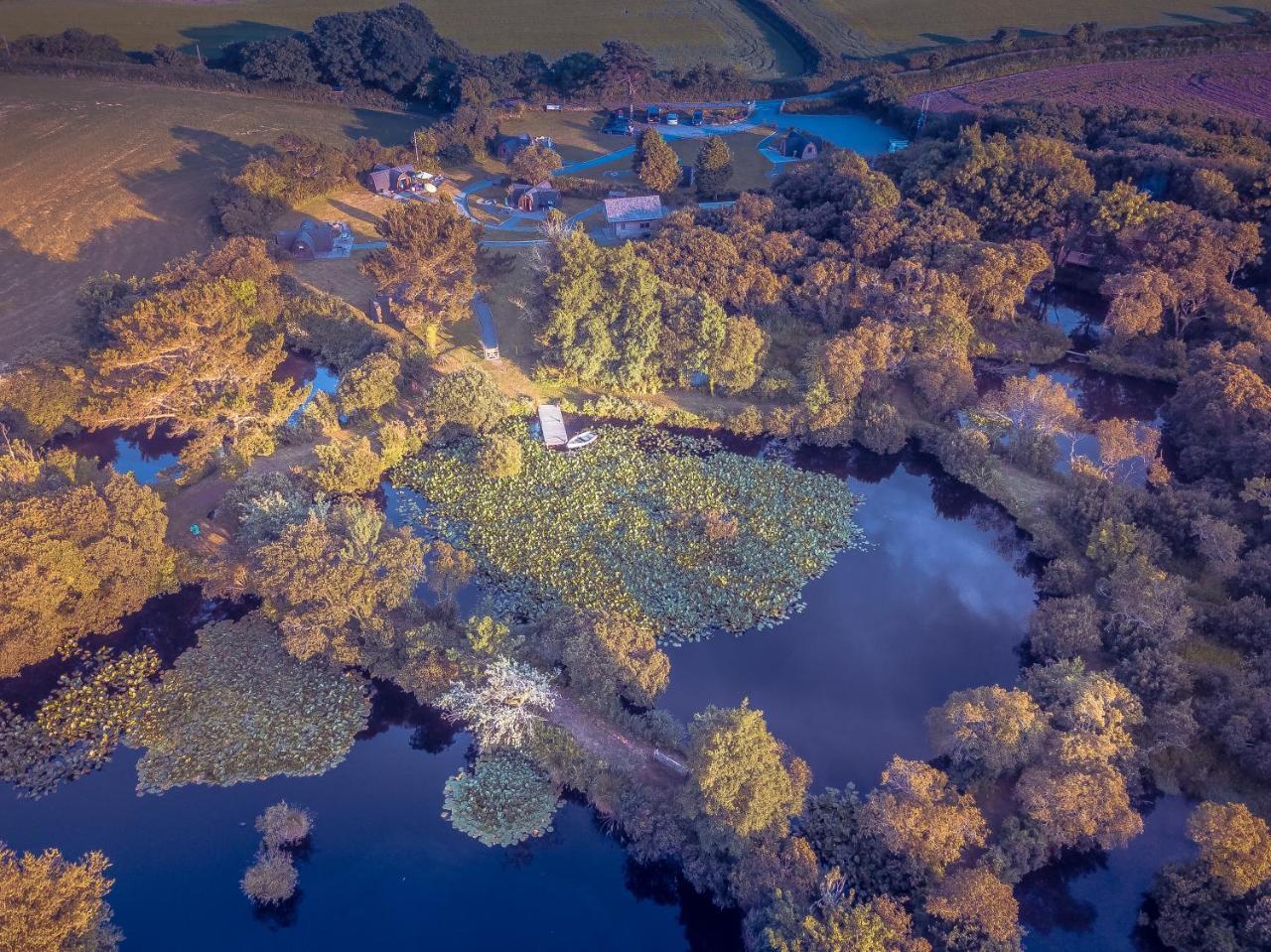 Trecombe Lakes Камборн Экстерьер фото